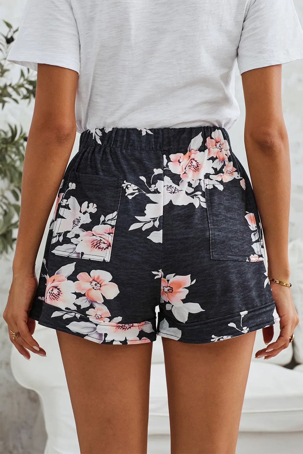 Black Drawstring Floral Print Pocketed Shorts