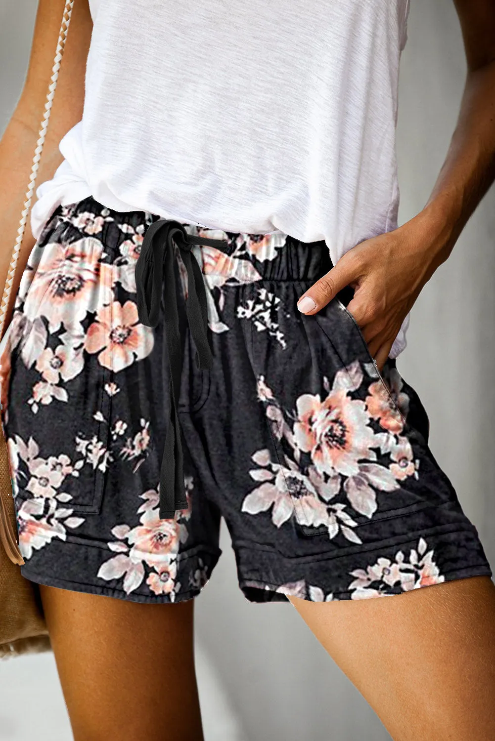 Black Drawstring Floral Print Pocketed Shorts