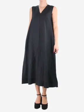 Black sleeveless midi dress - size M