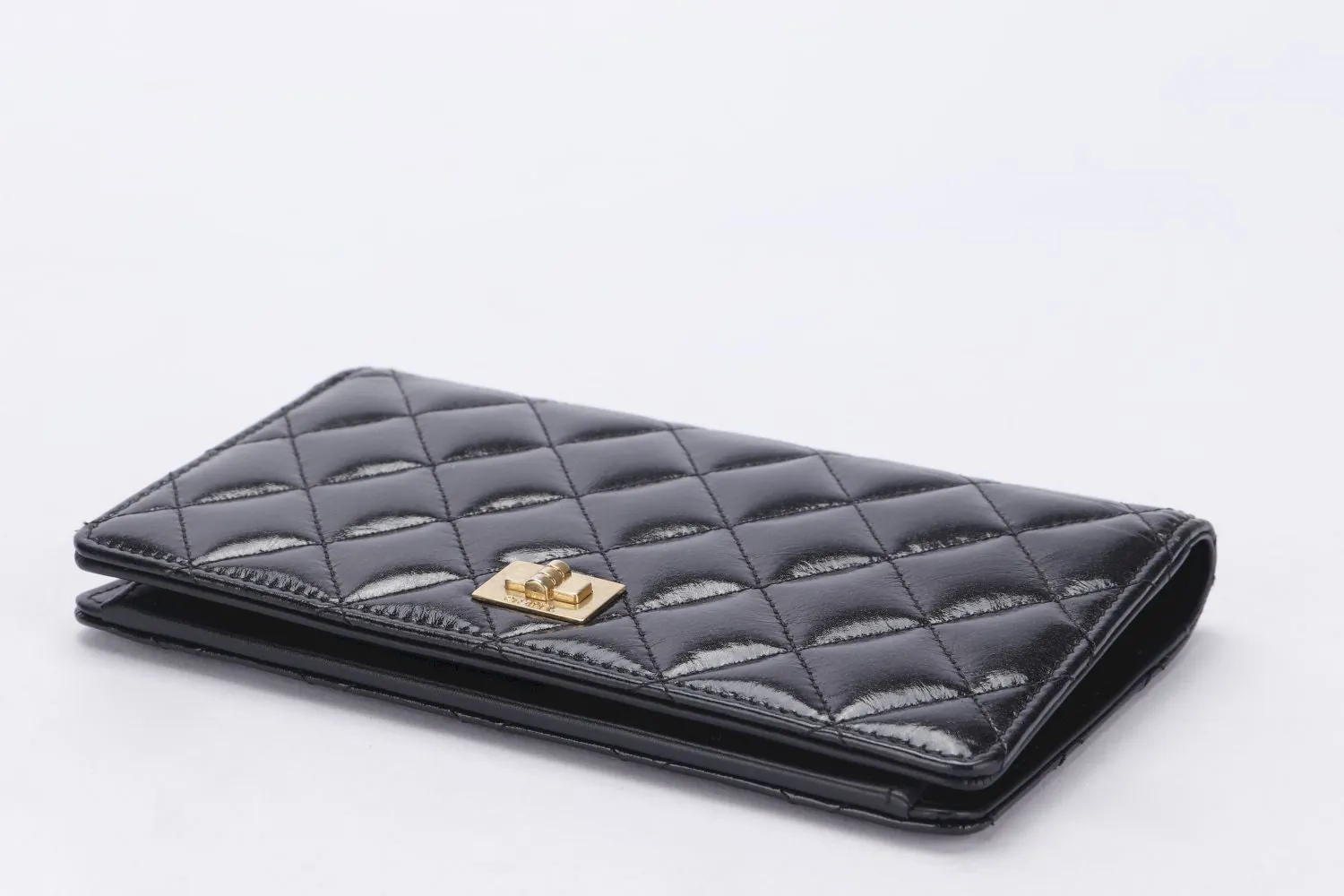 Chanel Reissue Distressed Long Bifold Wallet (2053xxxx), Black Color Leather, Gold Hardware, with Dust Cover & Box