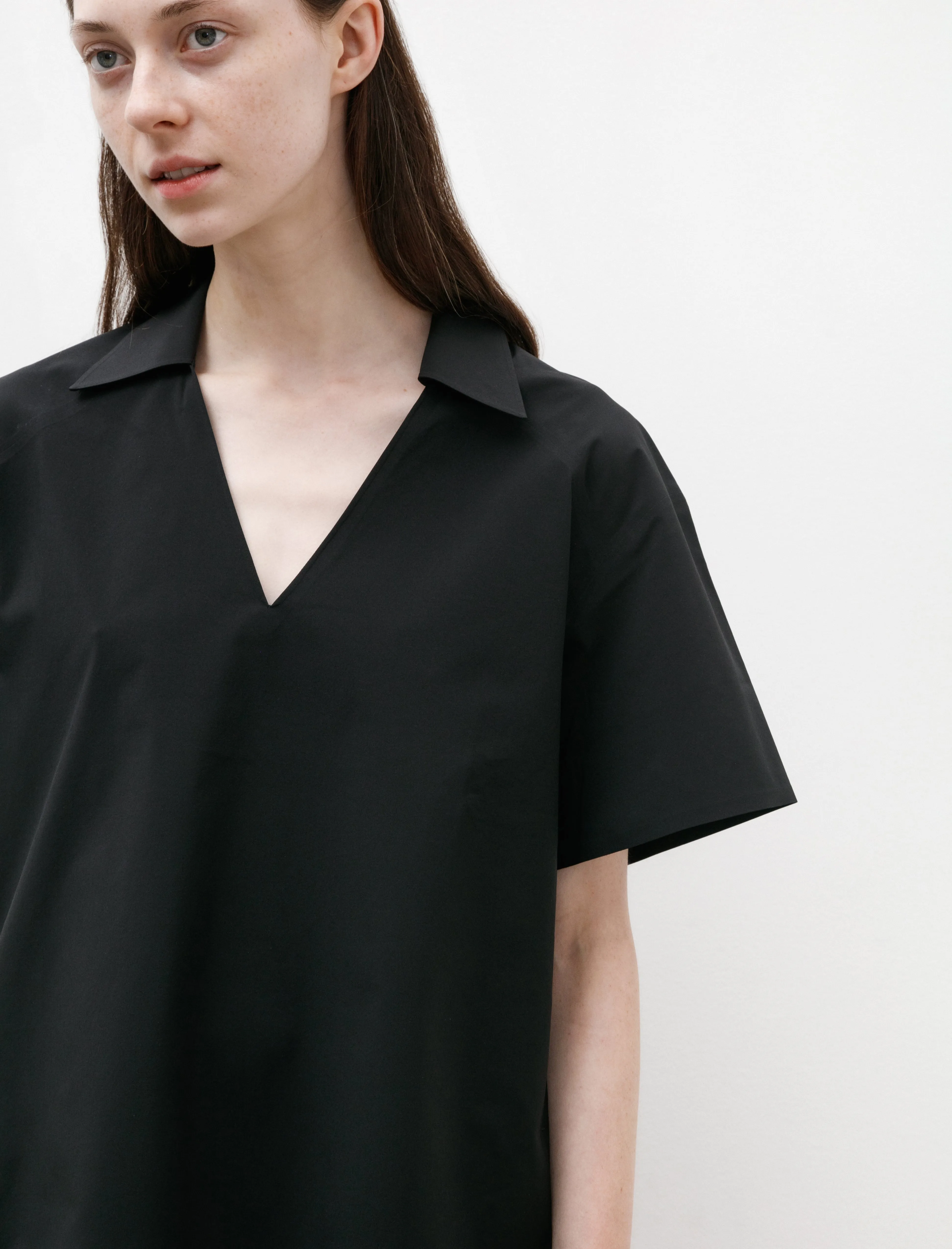 Eave V-Neck Shirt Black