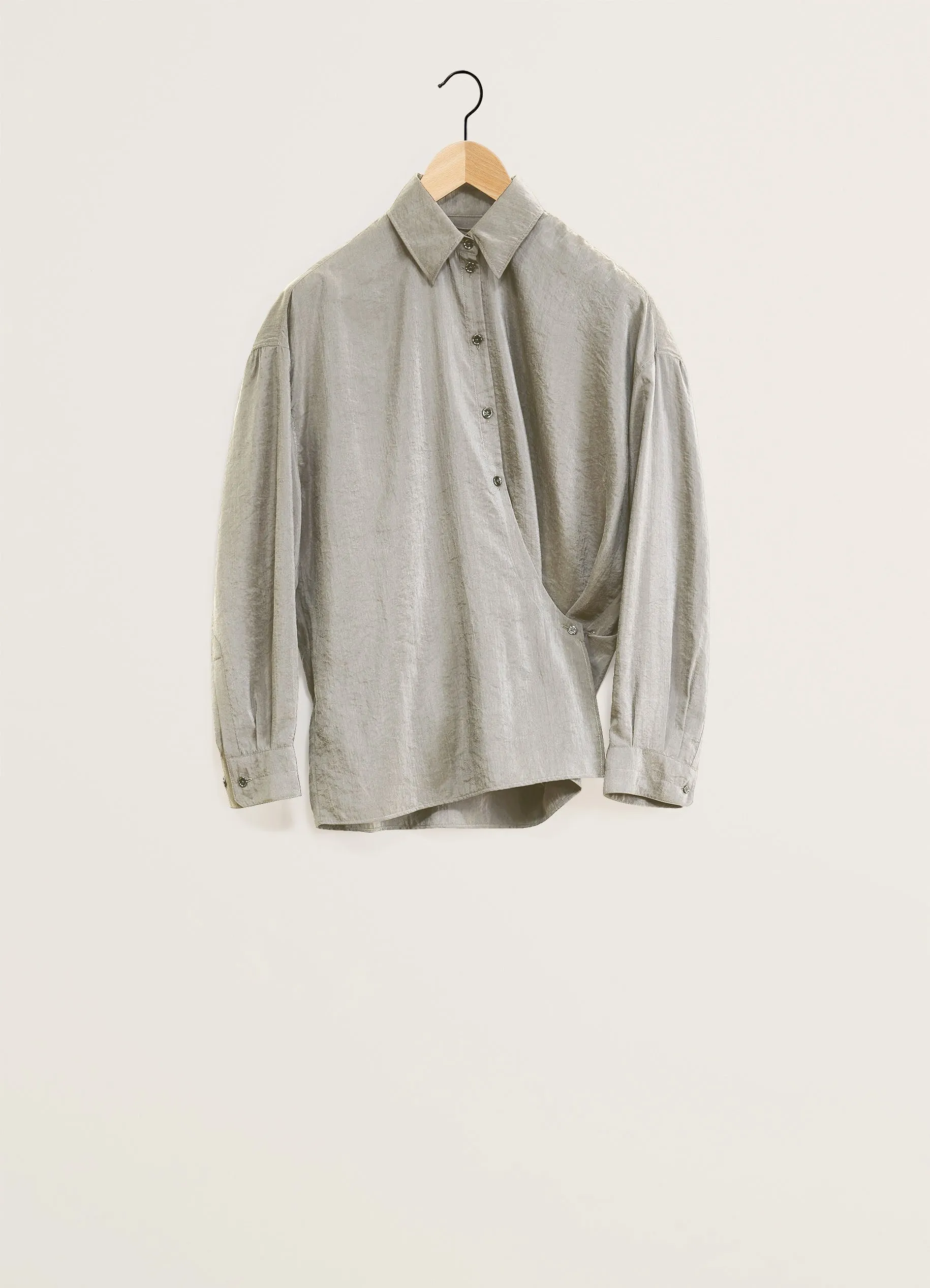 STRAIGHT COLLAR TWISTED SHIRT