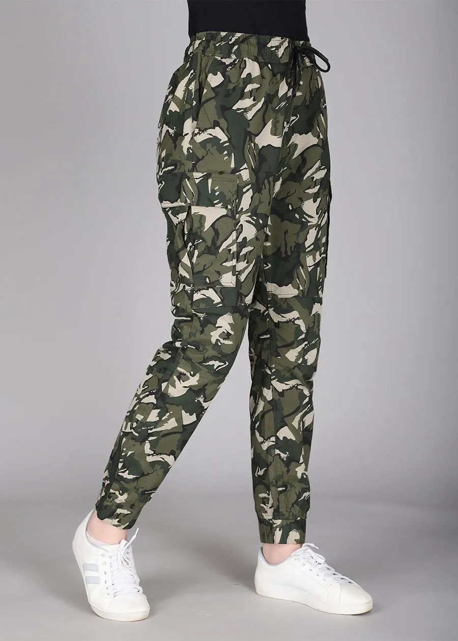 Womens Regular Fit Camo Cargo Jogger