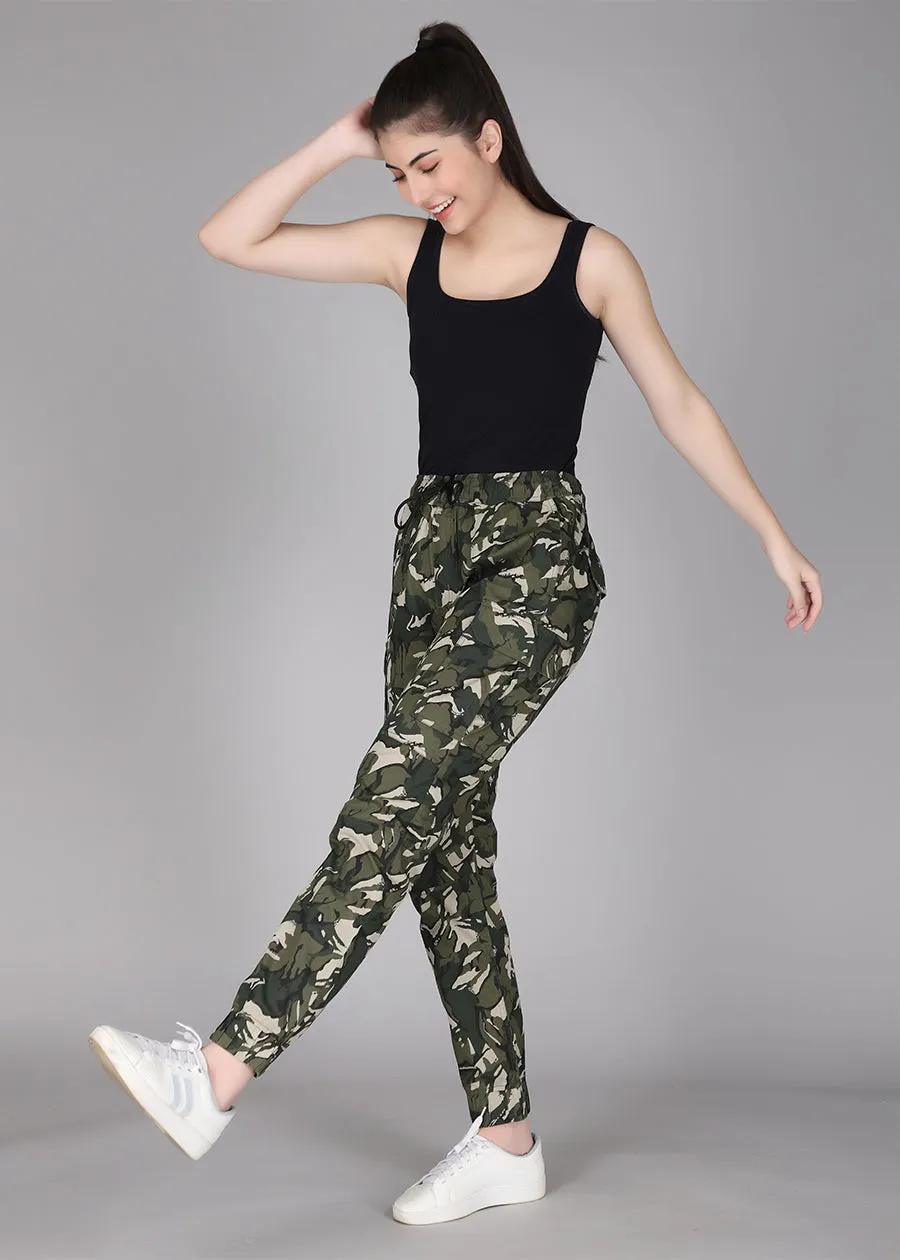 Womens Regular Fit Camo Cargo Jogger